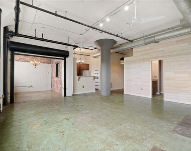 426 Marietta Street Nw - Photo Thumbnail 9