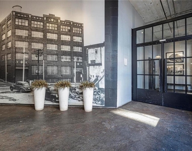 426 Marietta Street Nw - Photo Thumbnail 4