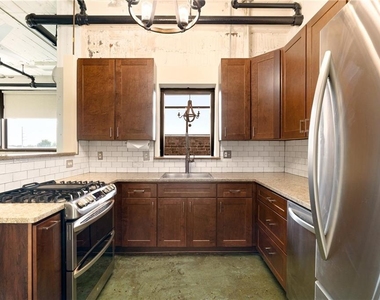 426 Marietta Street Nw - Photo Thumbnail 14
