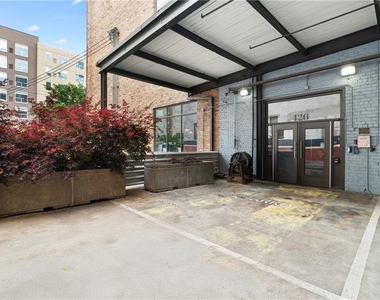 426 Marietta Street Nw - Photo Thumbnail 3