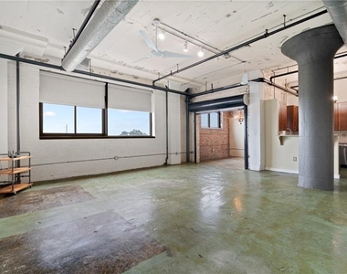 426 Marietta Street Nw - Photo Thumbnail 10