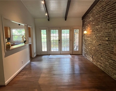 1945 Dellwood Drive Nw - Photo Thumbnail 7