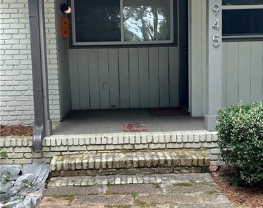 1945 Dellwood Drive Nw - Photo Thumbnail 2