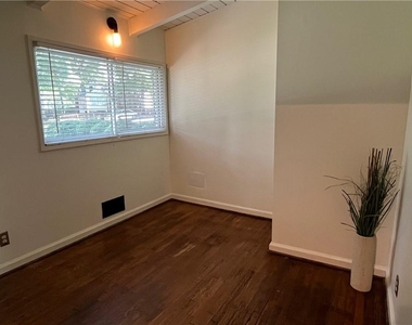 1945 Dellwood Drive Nw - Photo Thumbnail 10