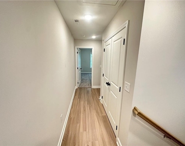 118 Bluffington Way - Photo Thumbnail 7