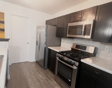 2407 Stoughton Circle - Photo Thumbnail 4