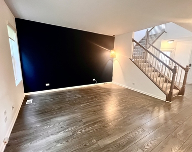 2407 Stoughton Circle - Photo Thumbnail 7