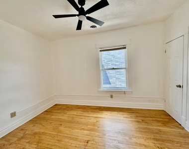 2047 N Lavergne Avenue - Photo Thumbnail 11