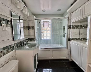 2047 N Lavergne Avenue - Photo Thumbnail 15