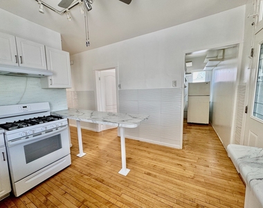 2047 N Lavergne Avenue - Photo Thumbnail 8