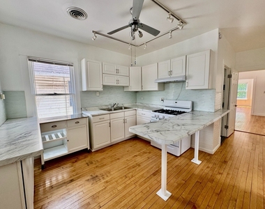 2047 N Lavergne Avenue - Photo Thumbnail 7