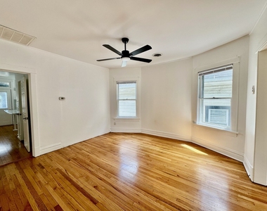 2047 N Lavergne Avenue - Photo Thumbnail 3