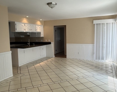 2851 Garden Drive - Photo Thumbnail 16