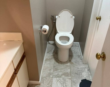 1228 Bradwell Lane - Photo Thumbnail 14