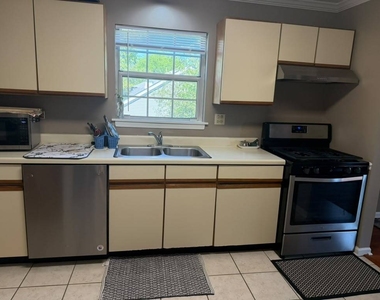 1228 Bradwell Lane - Photo Thumbnail 5