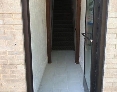 1632 N California Avenue - Photo Thumbnail 8