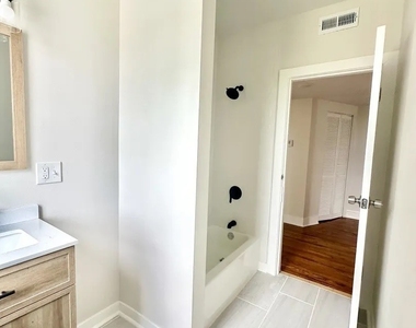 3701 W Division Street - Photo Thumbnail 12