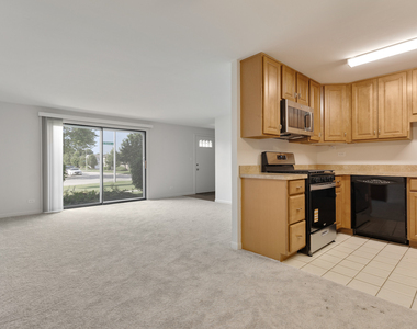 117 Cotuit Court - Photo Thumbnail 5