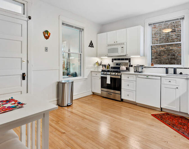 3706 N Leavitt Street - Photo Thumbnail 4