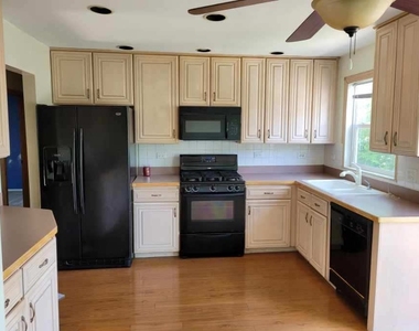 436 Fordham Place - Photo Thumbnail 2
