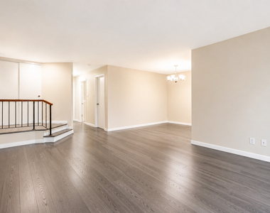 908 Knottingham Drive - Photo Thumbnail 1
