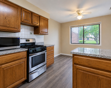 908 Knottingham Drive - Photo Thumbnail 2
