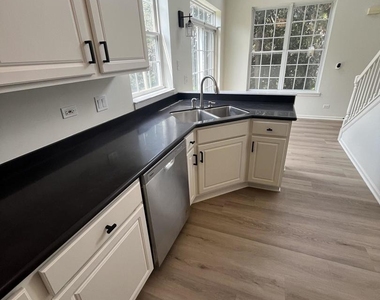 188 Brompton Drive - Photo Thumbnail 10