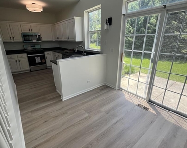 188 Brompton Drive - Photo Thumbnail 5