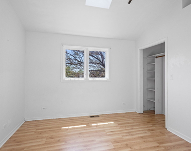 5230 S Lockwood Avenue - Photo Thumbnail 12