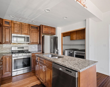 5230 S Lockwood Avenue - Photo Thumbnail 4