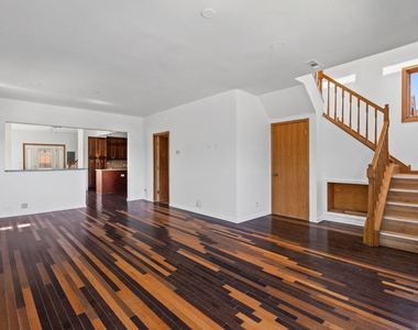 5230 S Lockwood Avenue - Photo Thumbnail 1