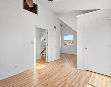 5230 S Lockwood Avenue - Photo Thumbnail 15