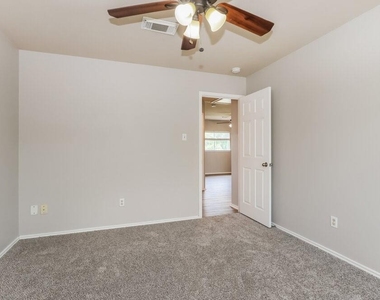 5219 Caymus Drive - Photo Thumbnail 11