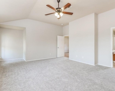 5219 Caymus Drive - Photo Thumbnail 8