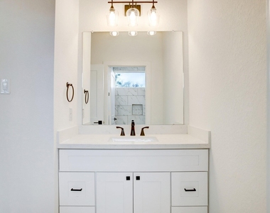 1220 Mcneil Street - Photo Thumbnail 12