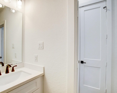1220 Mcneil Street - Photo Thumbnail 6