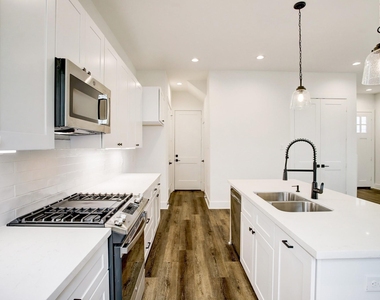 1220 Mcneil Street - Photo Thumbnail 4