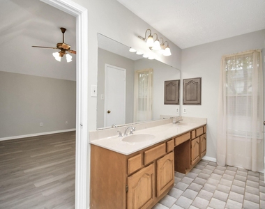 14810 Cypress Ridge Drive - Photo Thumbnail 11