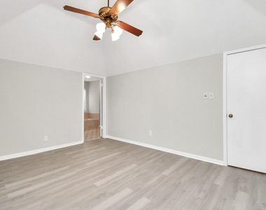14810 Cypress Ridge Drive - Photo Thumbnail 10