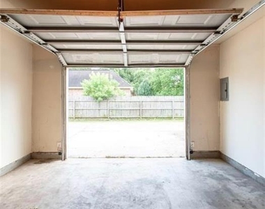 1203 Lovett - Photo Thumbnail 9