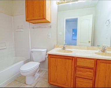1203 Lovett - Photo Thumbnail 6