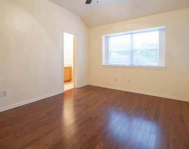 1203 Lovett - Photo Thumbnail 8