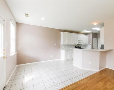 6326 Veranda Green Trail - Photo Thumbnail 7