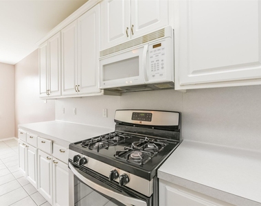 6326 Veranda Green Trail - Photo Thumbnail 13