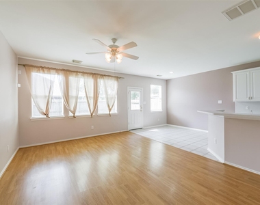 6326 Veranda Green Trail - Photo Thumbnail 3