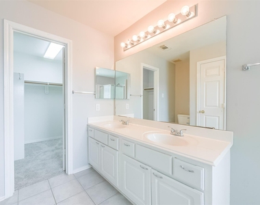 6326 Veranda Green Trail - Photo Thumbnail 19