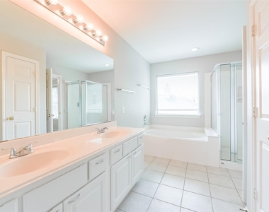 6326 Veranda Green Trail - Photo Thumbnail 20