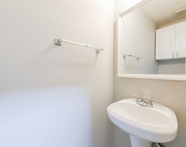 6326 Veranda Green Trail - Photo Thumbnail 15