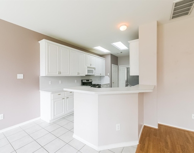 6326 Veranda Green Trail - Photo Thumbnail 10