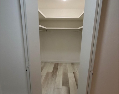 1704 Jones Street - Photo Thumbnail 8